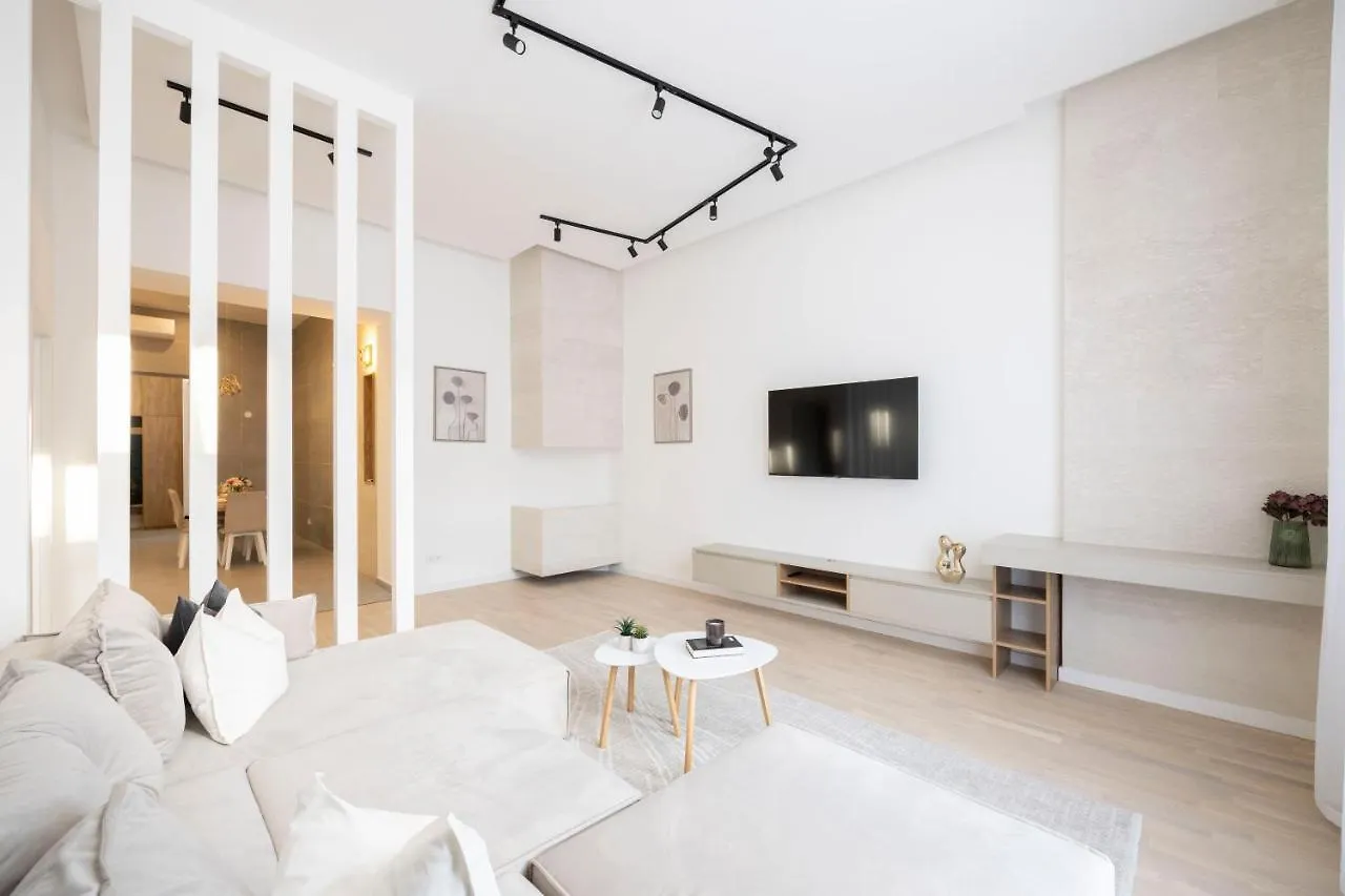 Luxurious & Spacious Central Residence With Balcony Budapest Hungary